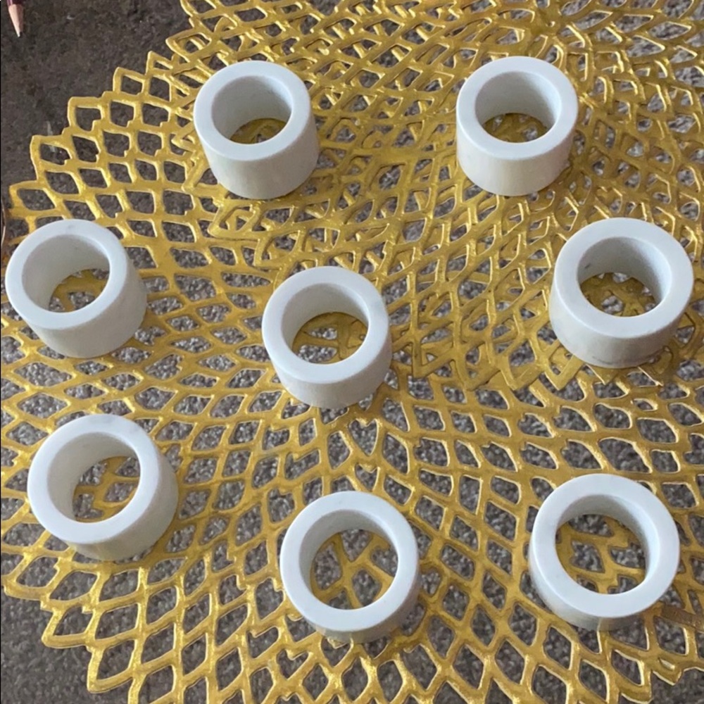 🆕 Pottery Barn White Marble Napkin Rings - Picture 3 of 3